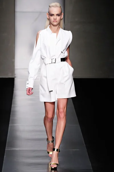 Look 5